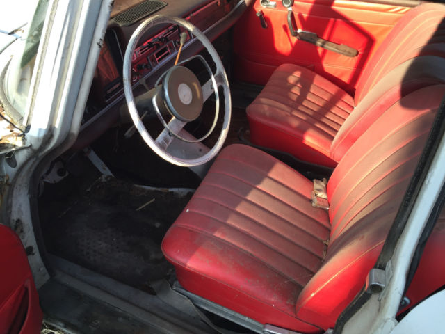 1966 Mercedes-Benz 200-Series