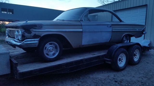 1961 Tan Chevrolet Impala Coupe