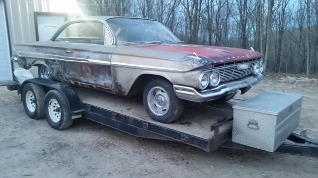 1961 Tan Chevrolet Impala Coupe