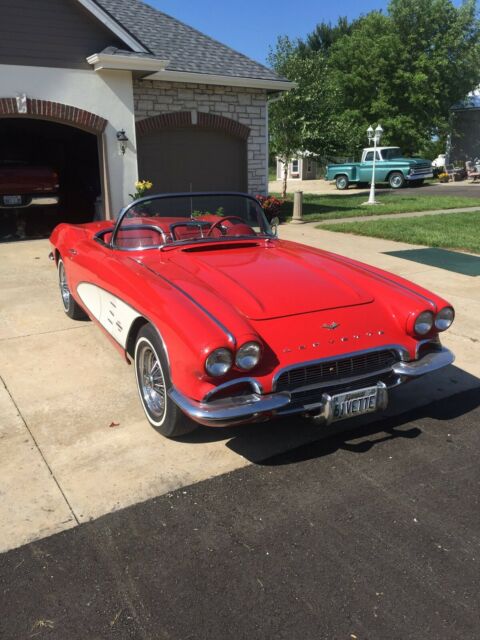 1961 ROMAN RED Chevrolet Corvette Convertible