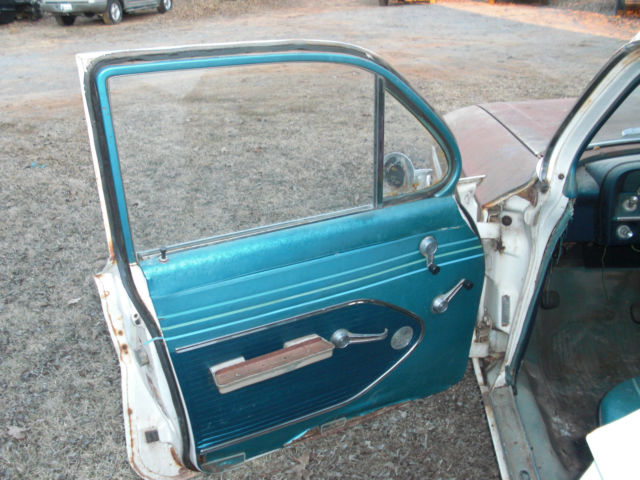 1961 White Chevrolet Impala Wagon