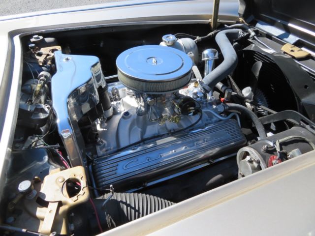 1962 Fawn Biege Metallic Chevrolet Corvette Convertible