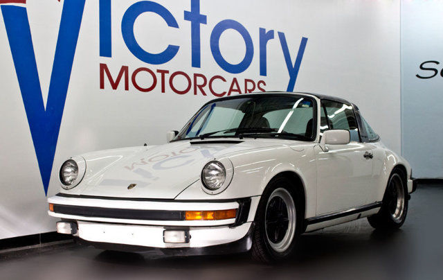 1981 GRAND PRIX WHITE Porsche 911 Coupe