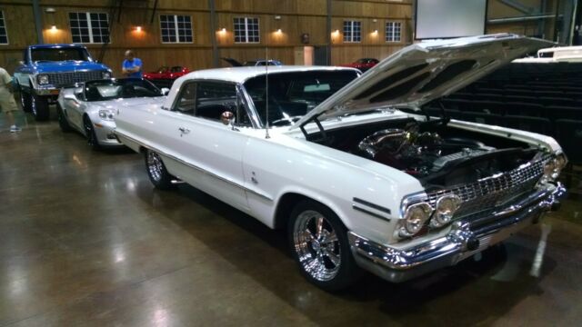 1963 White Chevrolet Impala Coupe