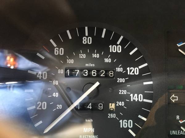 1989 Red BMW 6-Series Coupe