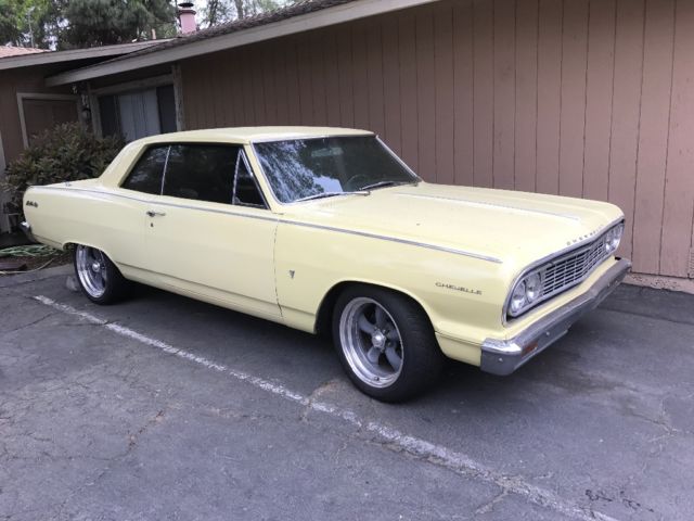 1964 Goldwood yellow Chevrolet Chevelle Coupe