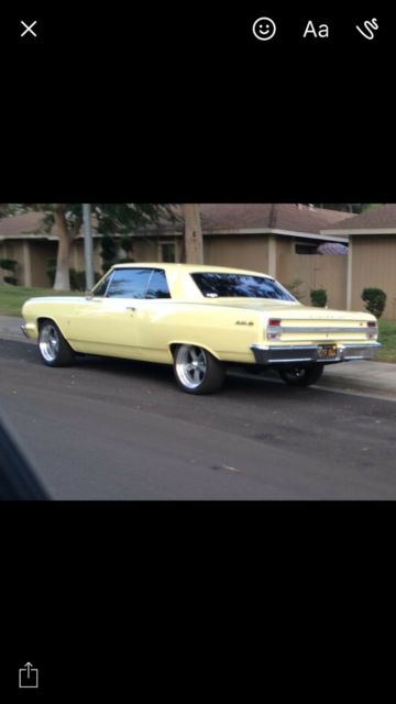 1964 Goldwood yellow Chevrolet Chevelle Coupe