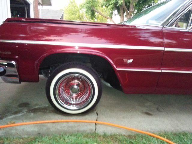 1964 White Chevrolet Impala Sedan