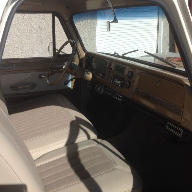 1965 Gold Chevrolet Suburban