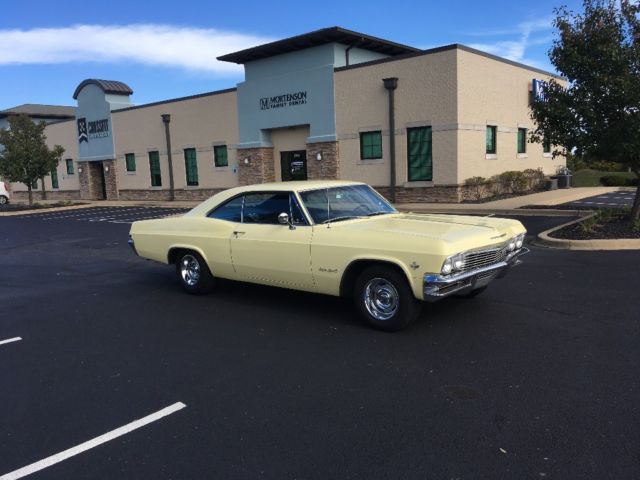1965 Yellow Chevrolet Impala 2- Door hardtop
