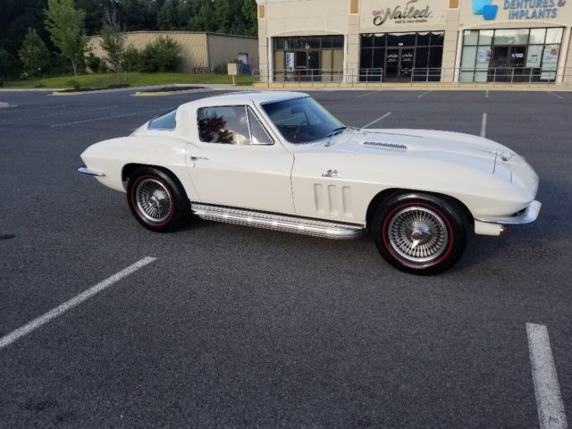 1965 WHITE Chevrolet Corvette Coupe