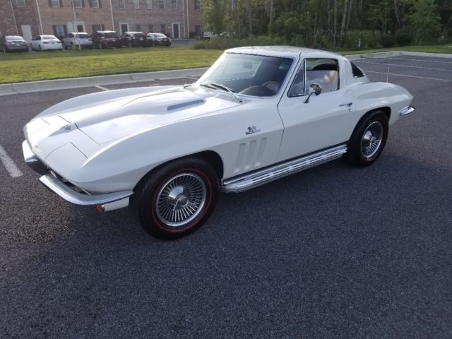 1965 WHITE Chevrolet Corvette Coupe