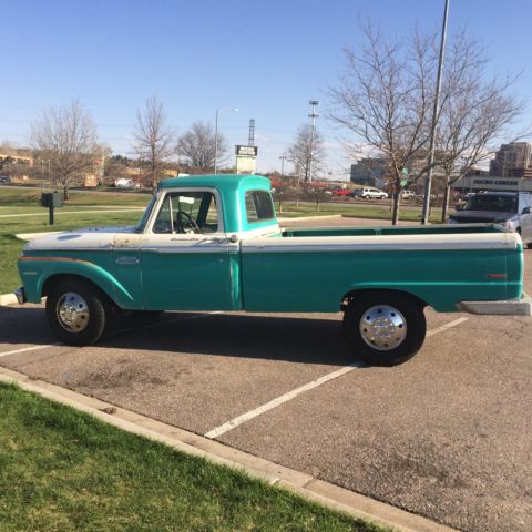 1965 Ford F-100