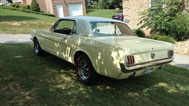 1965 Springtime yellow Ford Mustang Coupe