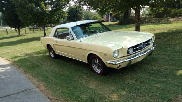 1965 Springtime yellow Ford Mustang Coupe