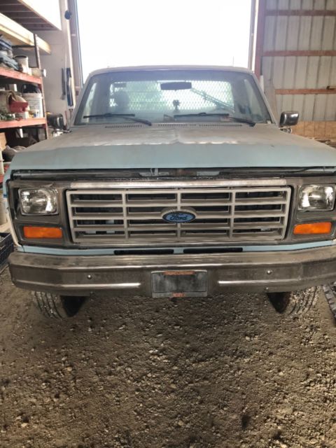 1986 Blue Ford F-250 Regular Cab