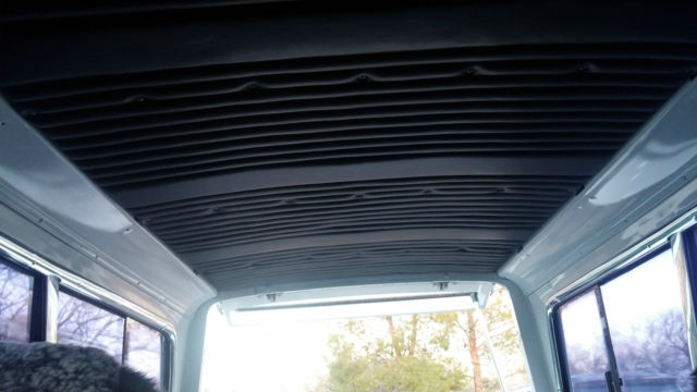 1966 White Chevrolet Suburban SUV