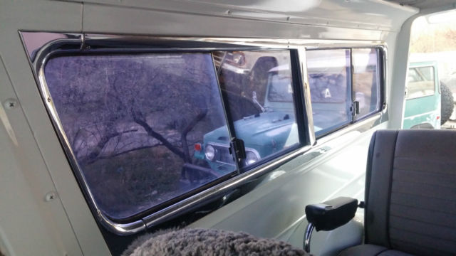 1966 White Chevrolet Suburban SUV