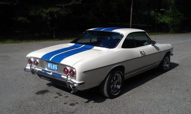 1965 White/Blue Racing Stripes Chevrolet Corvair Coupe