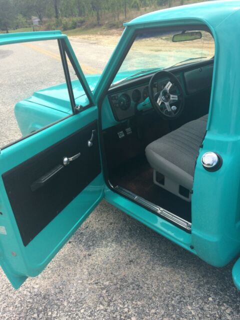 1967 Green Chevrolet C-10 SWB Stepside