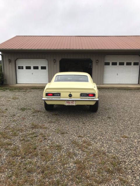 1968 Butternut yellow Chevrolet Camaro Coupe
