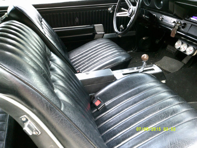 19680000 Silver/black Oldsmobile Cutlass Coupe