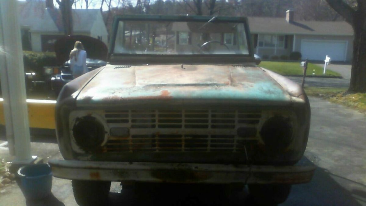 1968 Blue Ford Bronco SUV