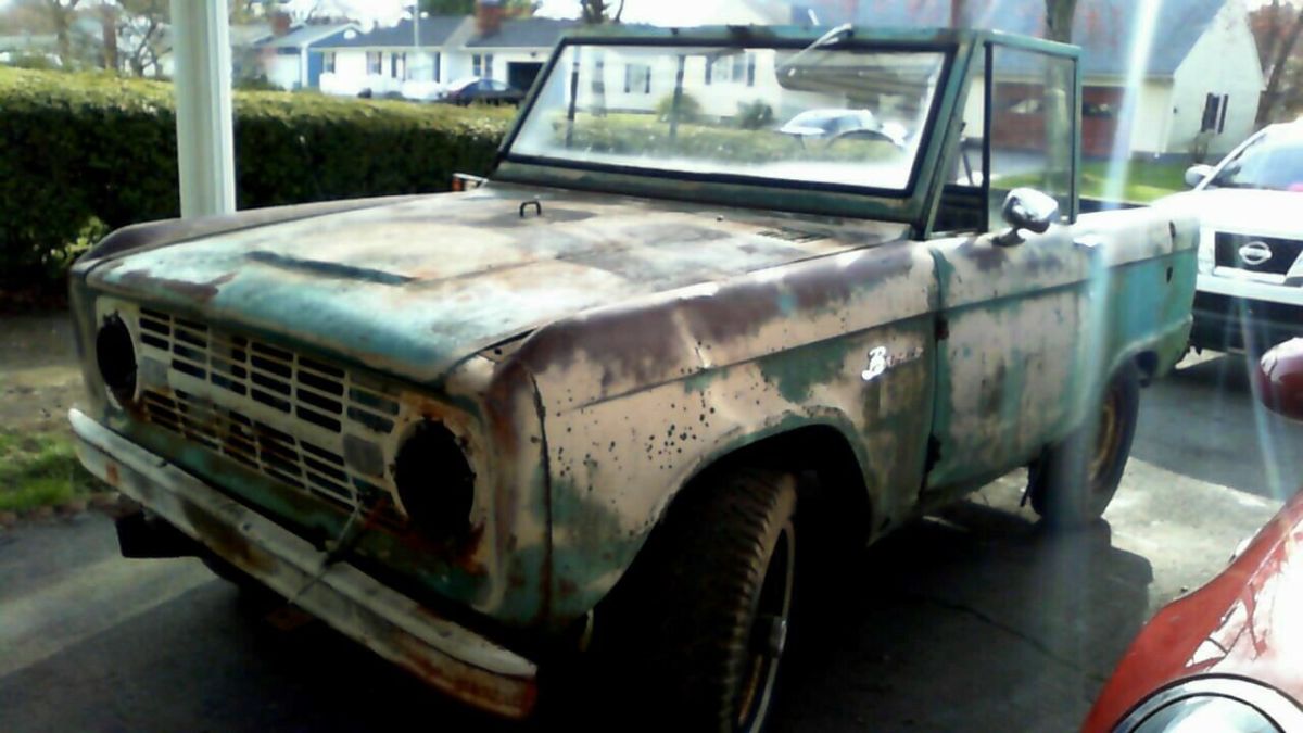 1968 Blue Ford Bronco SUV