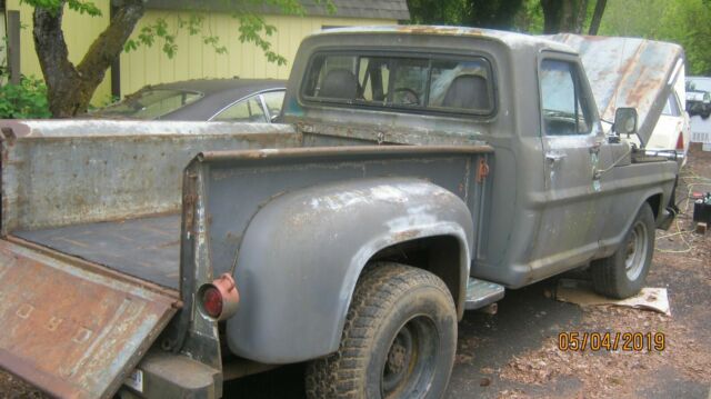 1968 primer Ford F-100 short bed
