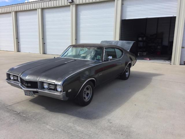 1968 Jade Gold Metallic Oldsmobile 442 Coupe