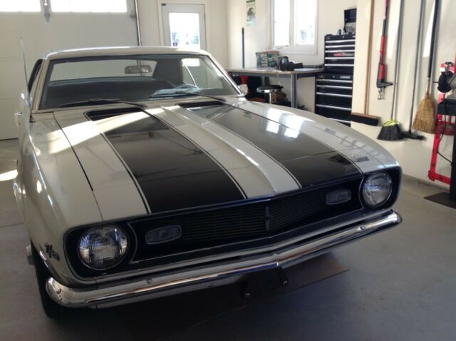 1968 White Chevrolet Camaro Coupe