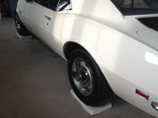 1968 White Chevrolet Camaro Coupe