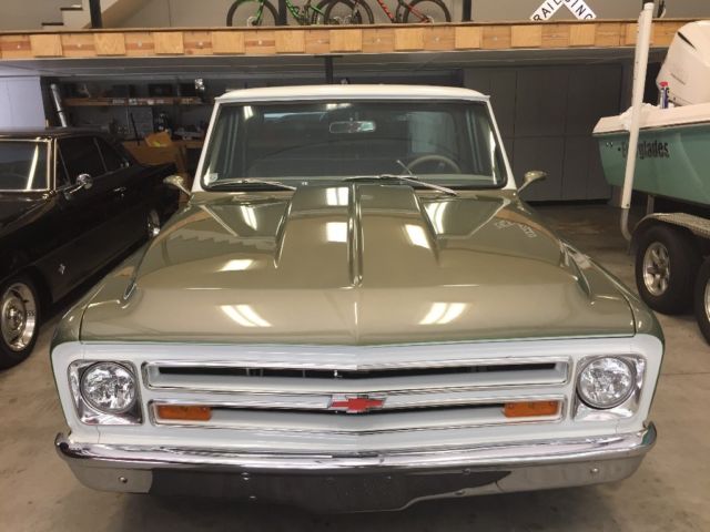19680000 Green/ White Chevrolet C-10 Standard Cab Pickup