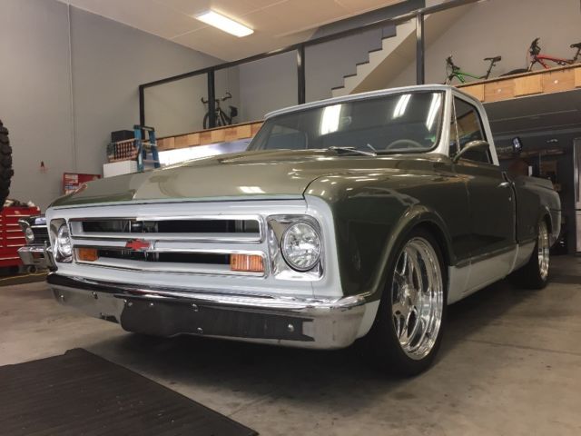 19680000 Green/ White Chevrolet C-10 Standard Cab Pickup