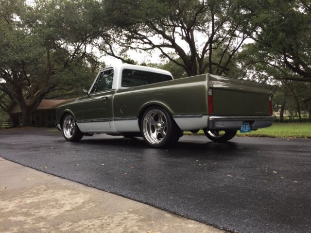 19680000 Green/ White Chevrolet C-10 Standard Cab Pickup