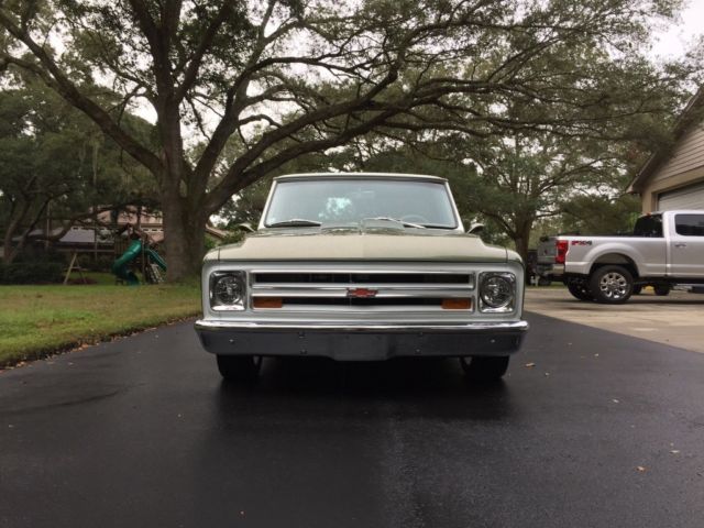 19680000 Green/ White Chevrolet C-10 Standard Cab Pickup