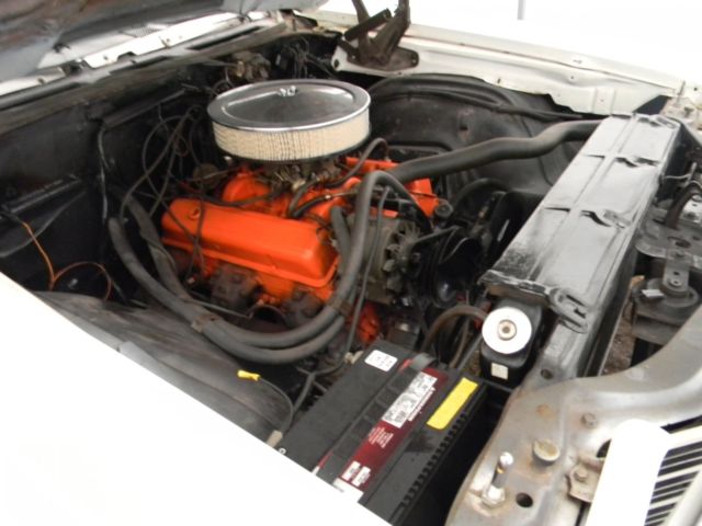 1972 White Chevrolet Chevelle Coupe