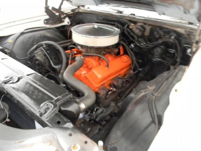 1972 White Chevrolet Chevelle Coupe