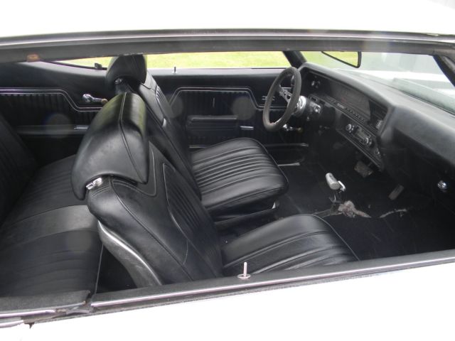 1972 White Chevrolet Chevelle Coupe