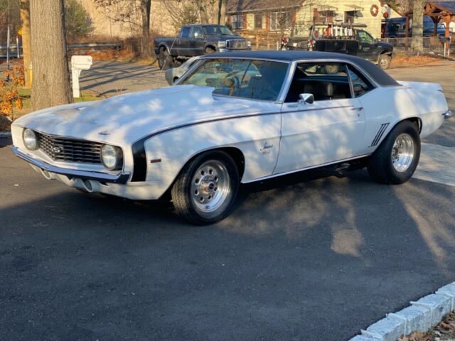 1969 White Chevrolet Camaro Coupe
