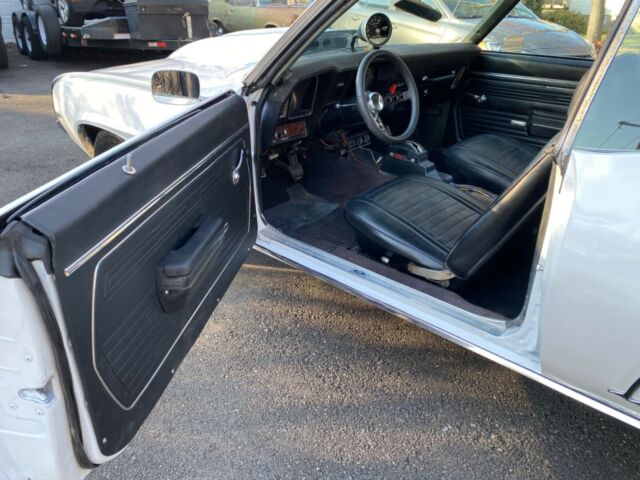 1969 White Chevrolet Camaro Coupe