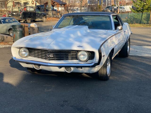 1969 White Chevrolet Camaro Coupe