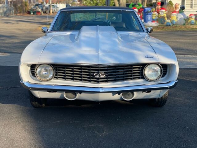 1969 White Chevrolet Camaro Coupe