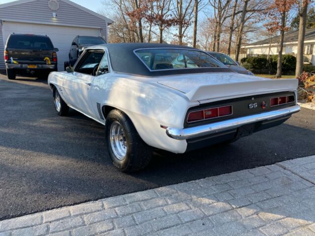 1969 White Chevrolet Camaro Coupe
