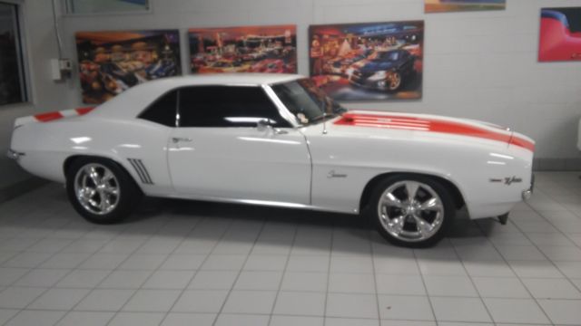 1969 White Chevrolet Camaro Coupe