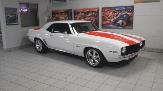 1969 White Chevrolet Camaro Coupe