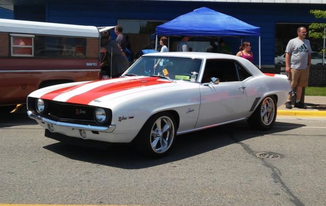 1969 White Chevrolet Camaro Coupe