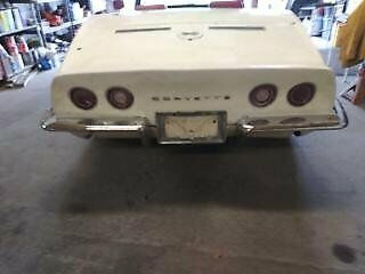 1969 White Chevrolet Corvette Convertible
