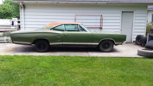 1969 Orange Dodge Coronet