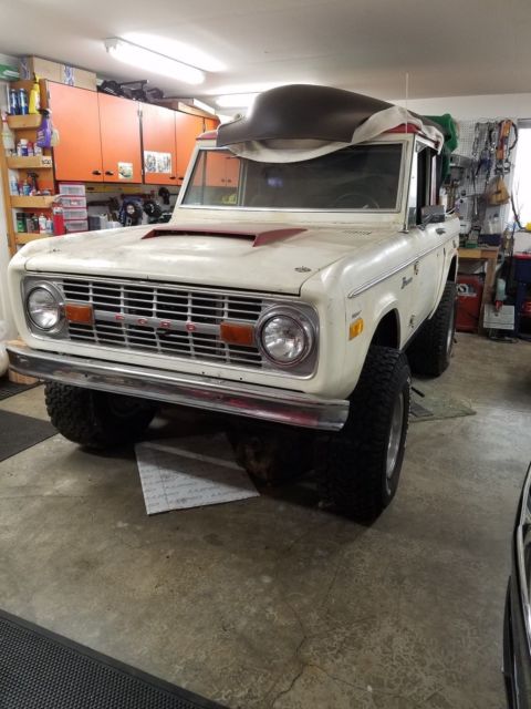 1969 wimbleton white/parchment Ford Bronco